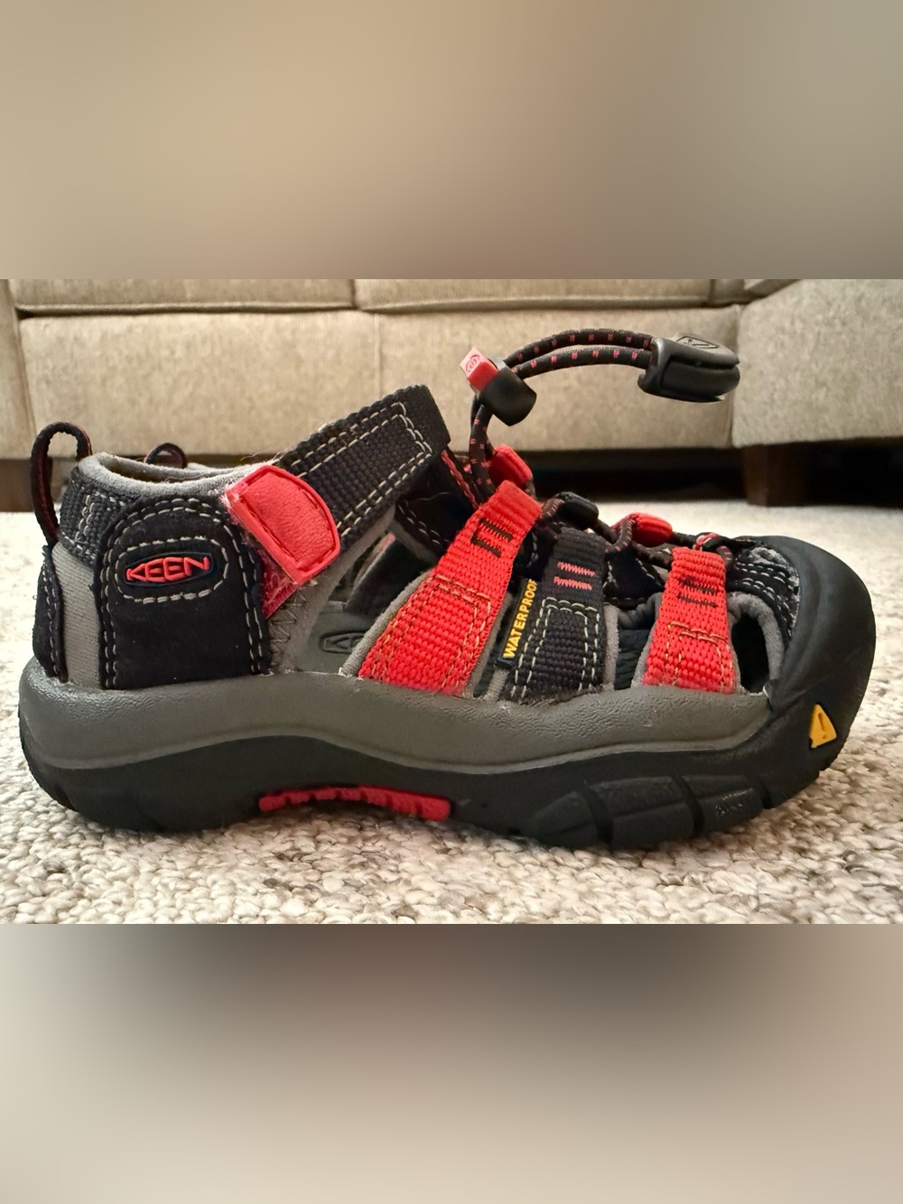 Keen Little Boy Waterproof Sandals Sz 9